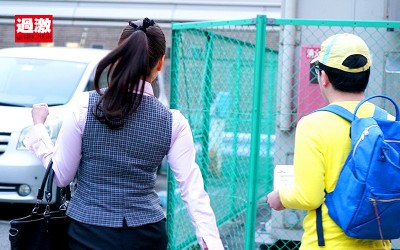 学校帰りの無洗少年チ○ポが好きすぎて車に連れ込んでフェラ抜きする変態OL