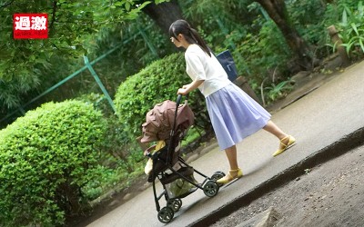 産後処女を奪われ一度イッたら長時間アクメで痙攣が止まらないイキッぱなしベビーカー妻 3 中出しSP