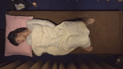欲望全開OL震えイキ 睡眠カフェオナニー