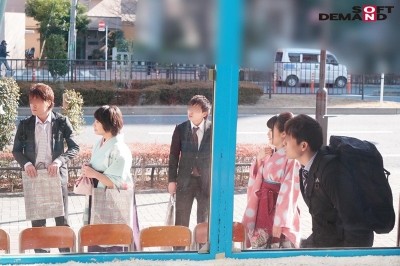 大学卒業式を終えたばかりの友達同士の男女が初乗車！Hなゲームでお互いのオナニーを見せ合ったら火が付いて“思い出SEX”までしてしまうのか！？ 4 マジックミラー号