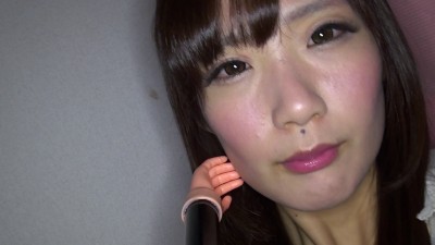 感じ過ぎてのけぞるスレンダー娘