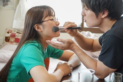 隣に住んでる女子大生は見た目は地味だけどエッチになるとエロ可愛い女の子だった 伊藤かえで