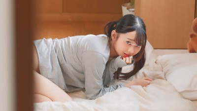 シェアハウスに飛び込んだら同居人は超カワイイ女子！？しかも無防備でパンチラ・乳首チラ・オナニーまで！ある日覗いてフル勃起していたのがバレてしまい･･･ ＃01 つぼみちゃん