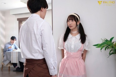 バイト中に彼氏を嫉妬させ仕事中にガン突きSEX 声も出せない状況に興奮して連続イキするド変態ウェイトレス 山下紗和