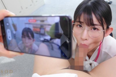 デリヘル呼んだらいつも領収書を突っ返してくる経理部の欲求不満OLと遭遇「まさか、飲食代で落とさないでくださいよ･･･」と言いつつ生本番させてくれ自宅でも会社でもヌいてくれる関係に 宮島めい