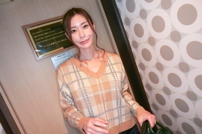 ヌキ無し人妻メンエスで出会ったおばさんセラピストと意気投合！2回目はラブホに呼んだら…ご休憩2時間で何度も中出しさせてくれました。 VOL.4