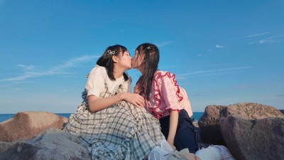 ハニカミ接吻旅行 長年の親友、初めての2人きり旅行･･･もっと好きを伝えたくて見つめ合ったらずっとキスした1泊2日の物語 円井萌華 日向ひかげ