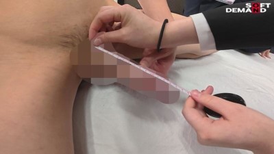 SOD女子社員 試験官9名が全裸男性1名へち○ぽの勃起からザ～汁射精を手厚いサポート付きでじっくり審査 新人AV男優CFNMハーレムオーディション