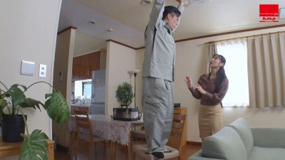 さりげなく上品で魅惑的な人妻の母性と性欲 藤咲紫