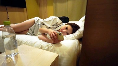 覗き見 ビジネスホテル侵入 無防備オナニー巨乳OL