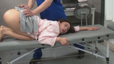 【謎のエロエロ軟膏投入で･･･止まらない痙攣お姉さん】キラキラのロングヘアーがまぶしい南国系働くお姉さん...