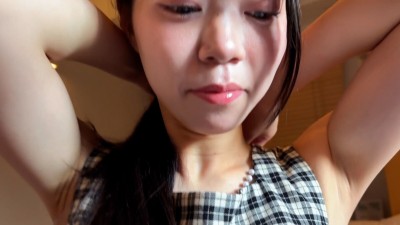 M男が街中で女性に声をかけてワキを舐めさせて貰う 交渉上手な黒髪ギャル かなちゃん