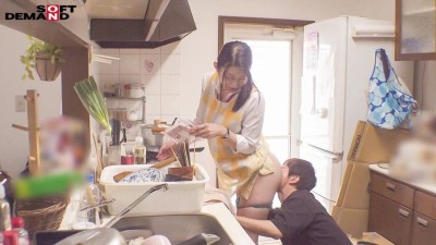 炊事・洗濯・性欲処理 10人の弟と連続セックス朝生活 秘書 守屋よしの 長女になります！