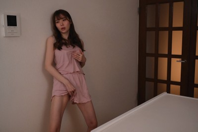 民泊ダブルブッキング 一つ屋根の下で惹かれあう二人 笹倉彩