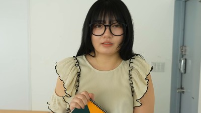 オタクパリピな人妻 橋村依里南