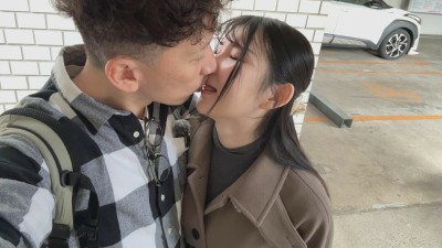 週に1回僕の家に来てくれてヌイてくれる近所の人妻 ～キスするだけで興奮汁をビショビショに垂らしてエロがってくる～ パート従業員 みな 36歳 福原みな