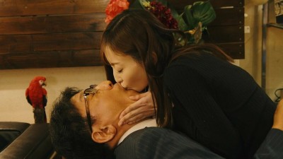 柴崎はるの憧れ美女の瑞々しい肢体をヤリたい放題