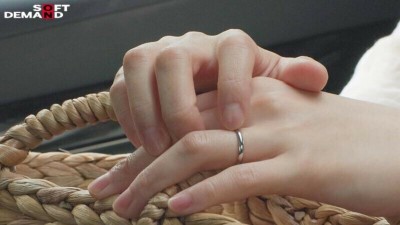 有澤まゆか 36歳 最終章 ずっとコンプレックスだった私の大きなあえぎ声 思う存分ひけらかして人生最高に感じたい 小さな森の中のペンションで絶叫中出しイカセ