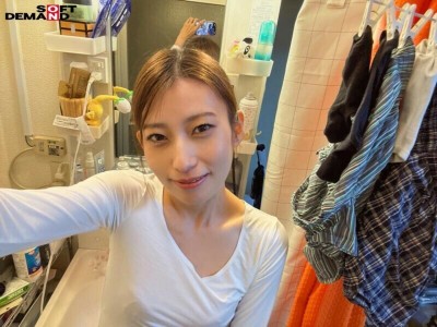 SNS総フォロワー4万人の公務員 市役所勤務のイラマで感じる奥さん 永尾あかね 37才 AV DEBUT イ〇スタアカウントrobo__kiss で活動中